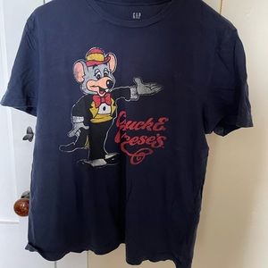 Gap chunk e cheese graphic t shirt